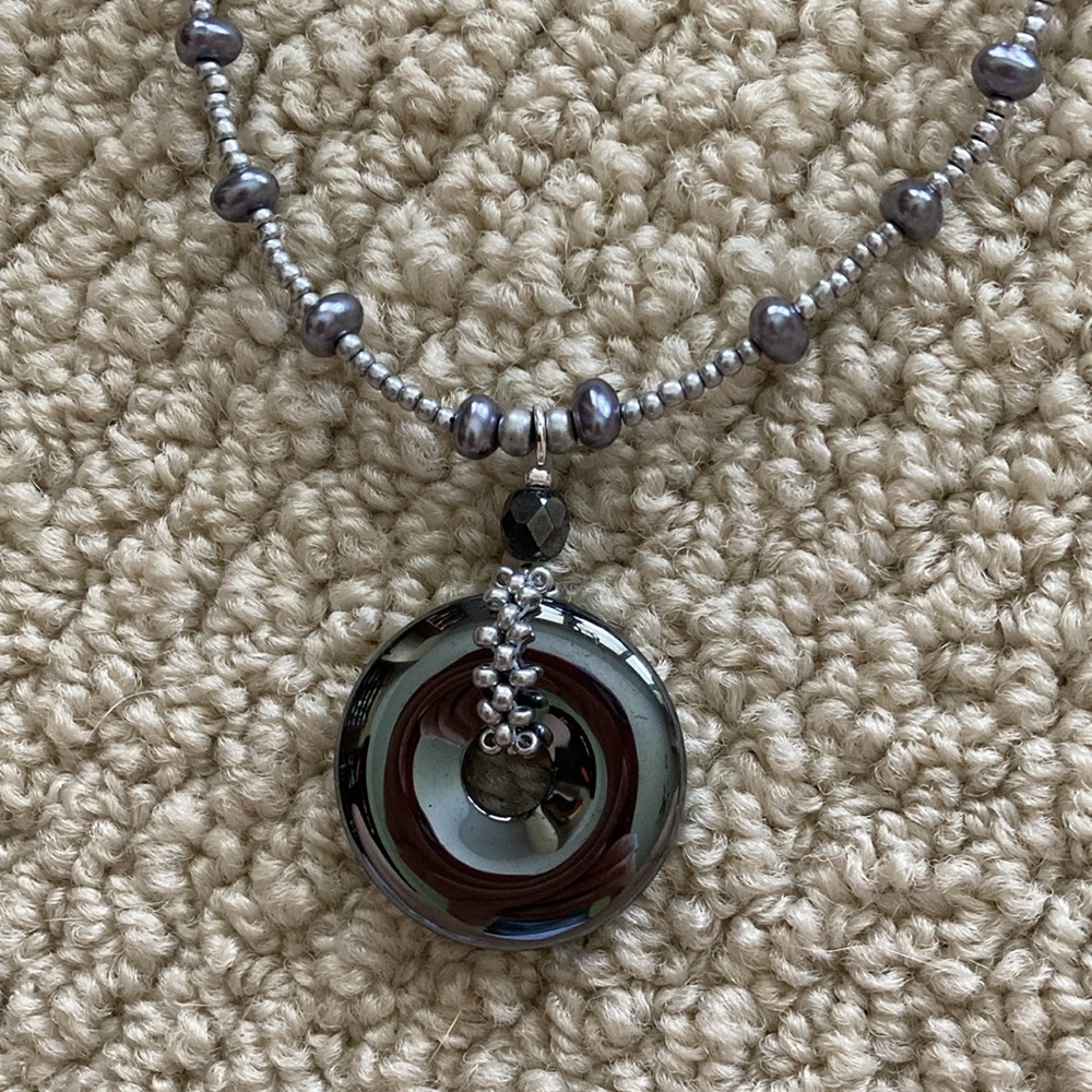 NW Silver Beaded Necklace with O Ring Pendant Like New 7.5ā Drop Length